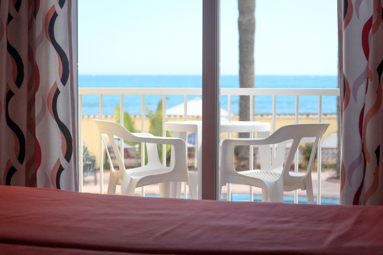 Hostal Esperanza Benajarafe Exterior photo